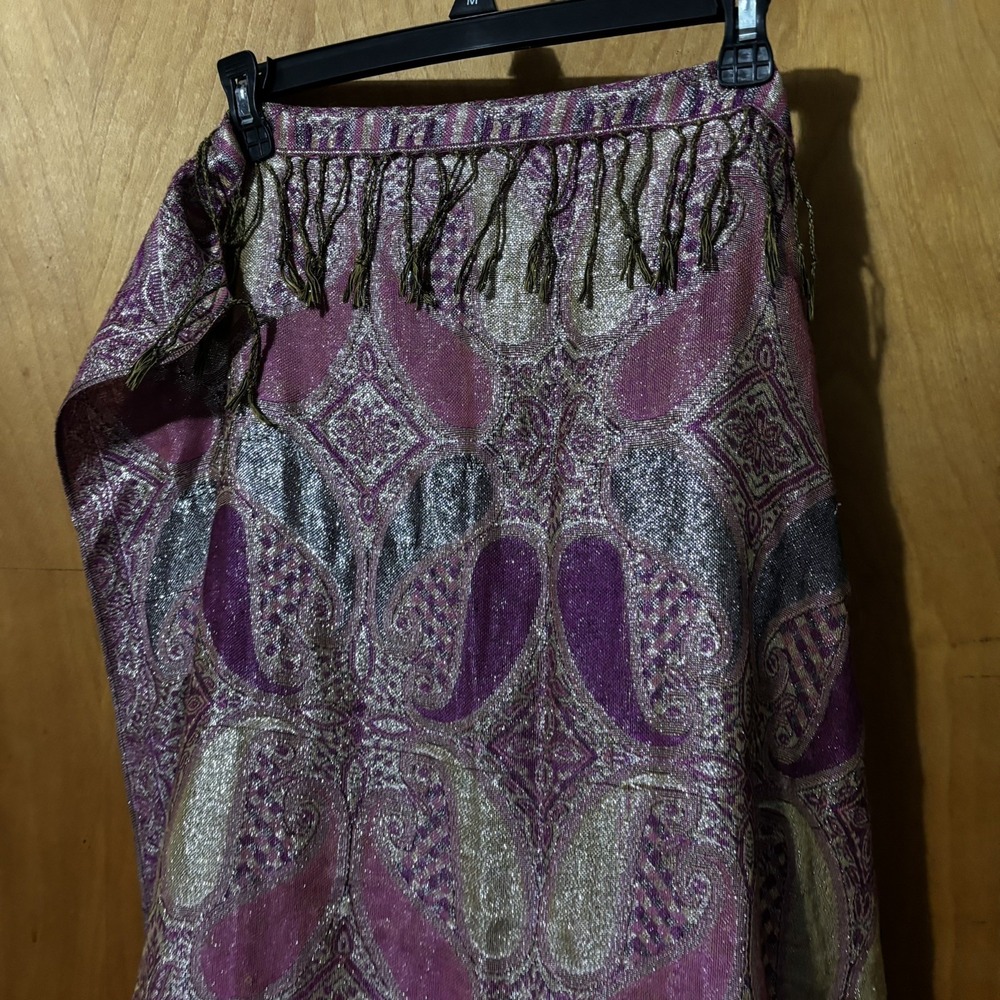 Pashmina/Shawl/Scarf/Wrap, Pink w/Silver Thread Woven Throughout 70" x 27.5"